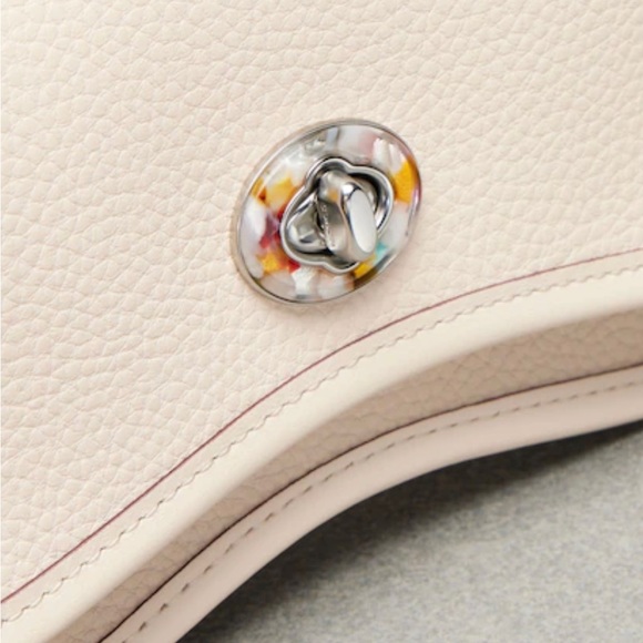 NWT Coach Wavy Dinky COACHTOPIA LEATHER Resin Chain Purse Shoulder Bag Signature - Picture 8 of 11